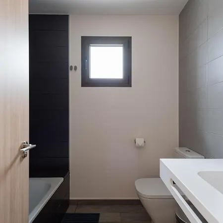 Διαμέρισμα Homeforguest Flat With Large Terrace In Modern Residential Complex With Swimming Pool *