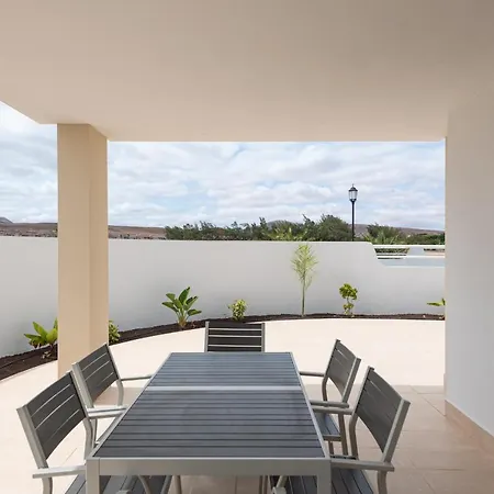 Lägenhet Homeforguest Flat With Large Terrace In Modern Residential Complex With Swimming Pool *