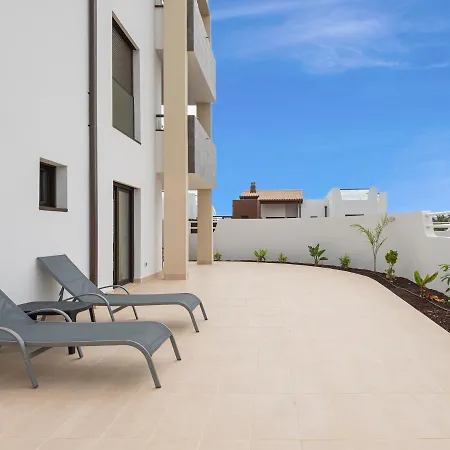 Apartamento Homeforguest Flat With Large Terrace In Modern Residential Complex With Swimming Pool