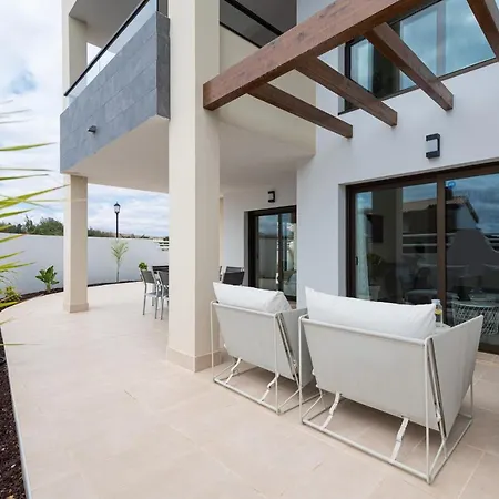 Lägenhet Homeforguest Flat With Large Terrace In Modern Residential Complex With Swimming Pool *