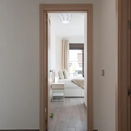 Homeforguest Flat With Large Terrace In Modern Residential Complex With Swimming Pool Apartamento *