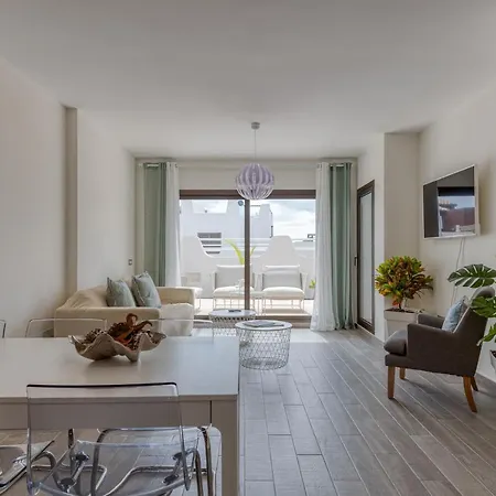 Homeforguest Flat With Large Terrace In Modern Residential Complex With Swimming Pool Lägenhet