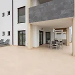 Homeforguest Flat With Large Terrace In Modern Residential Complex With Swimming Pool Lejlighed *